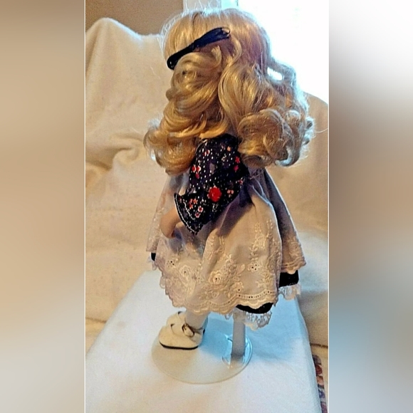 🎶Musical Doll 1992 Fran Hollis NUMBERED 13 inches Vintage - Picture 4 of 7